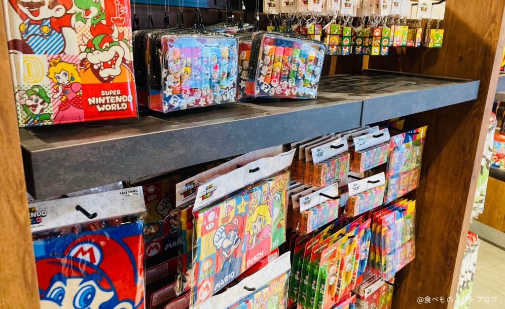 「ユニバーサル・スタジオ・ストア ユニバーサル・シティウォーク大阪店」の文房具ゾーン